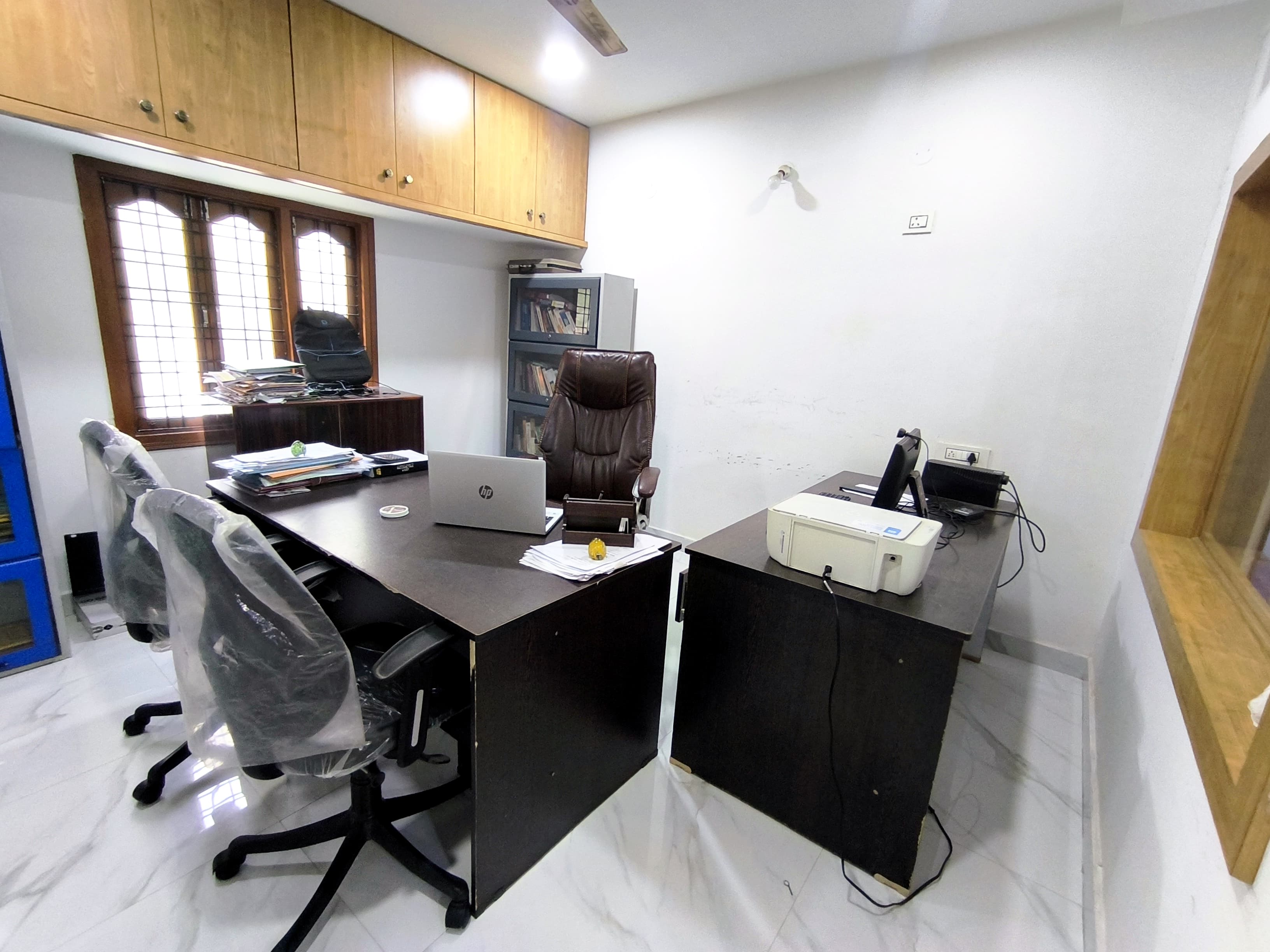 VGV Konsultancy office — workstation and filing area